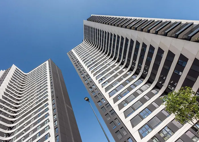 U-nique Martiricos マラガ